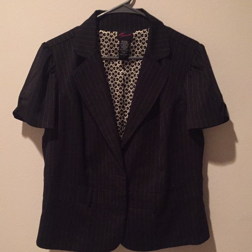 ✨TORRID Pinstripe Suit Jacket ✨